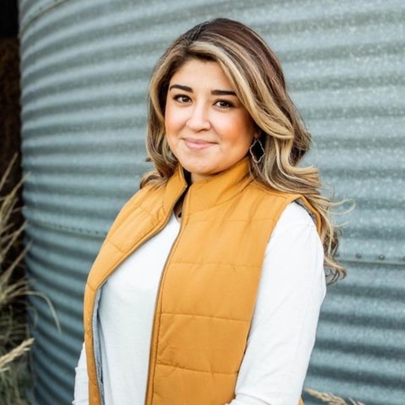 Meet your Posher, Zenae - Picture 1 of 1